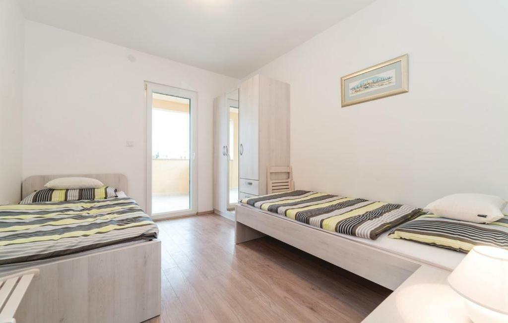 Apartman Dora Povljana Exterior photo