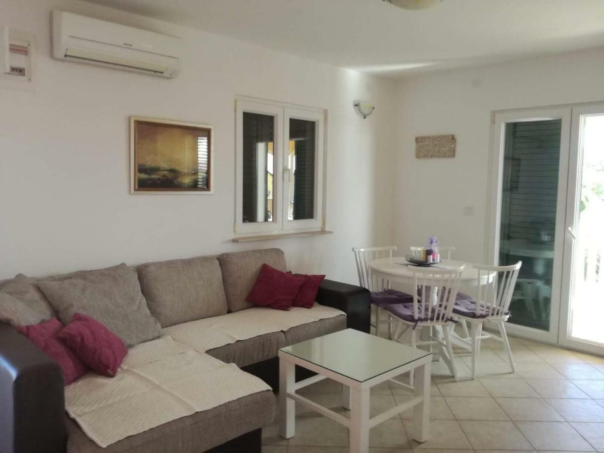 Apartman Dora Povljana Exterior photo